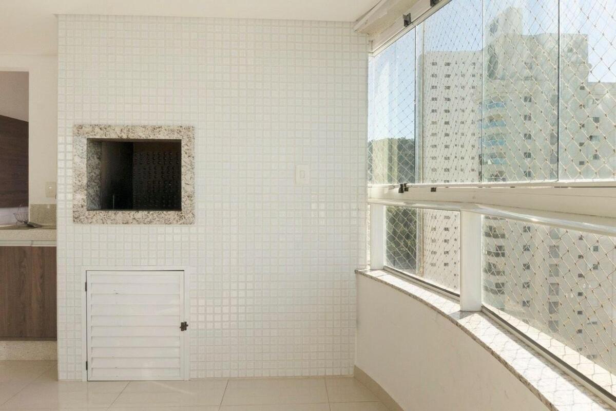 Linda Vista, Um Por Andar, 3 Suites, 2 Garagens Apartamento Balneario Camboriu
