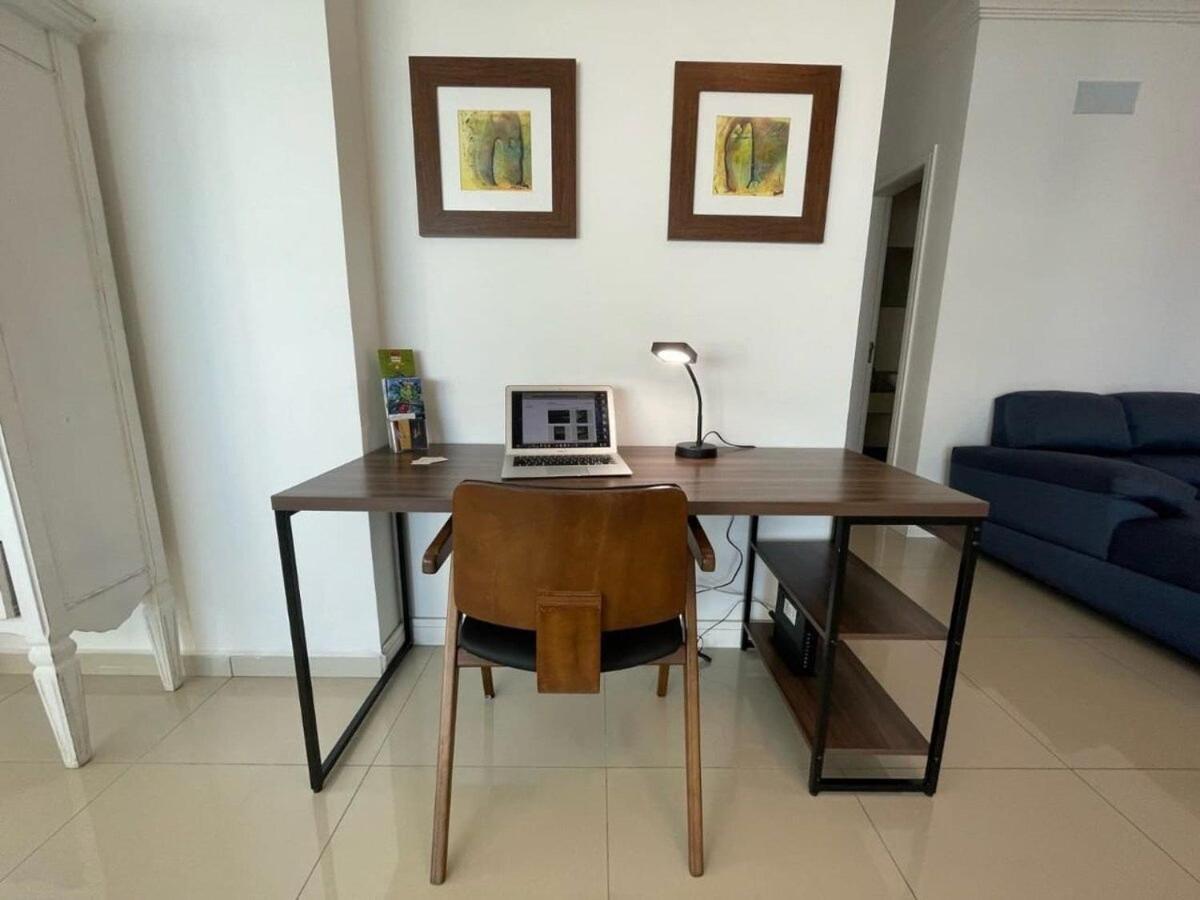 Linda Vista, Um Por Andar, 3 Suites, 2 Garagens Apartamento *