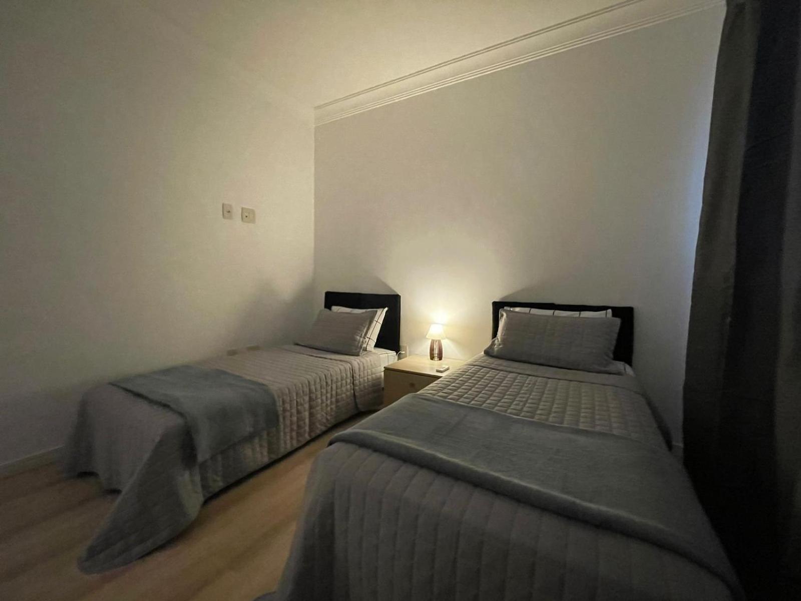 Linda Vista, Um Por Andar, 3 Suites, 2 Garagens
