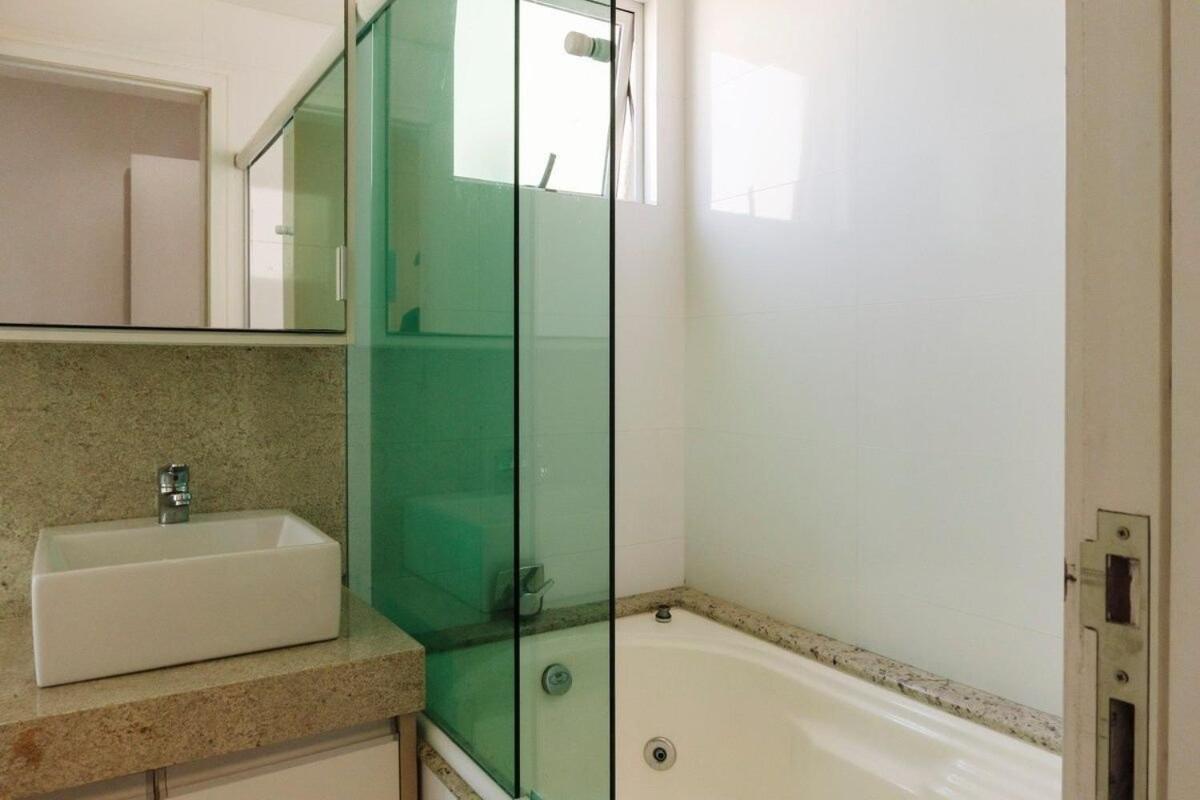 Apartamento Linda Vista, Um Por Andar, 3 Suites, 2 Garagens Balneario Camboriu