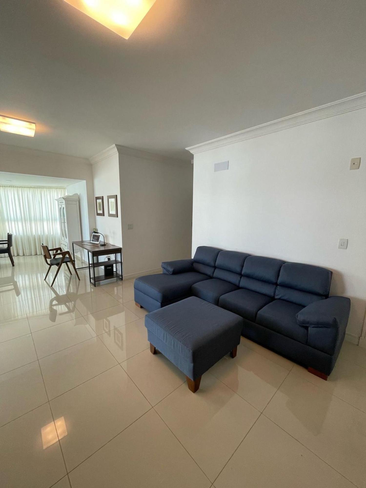 Linda Vista, Um Por Andar, 3 Suites, 2 Garagens *