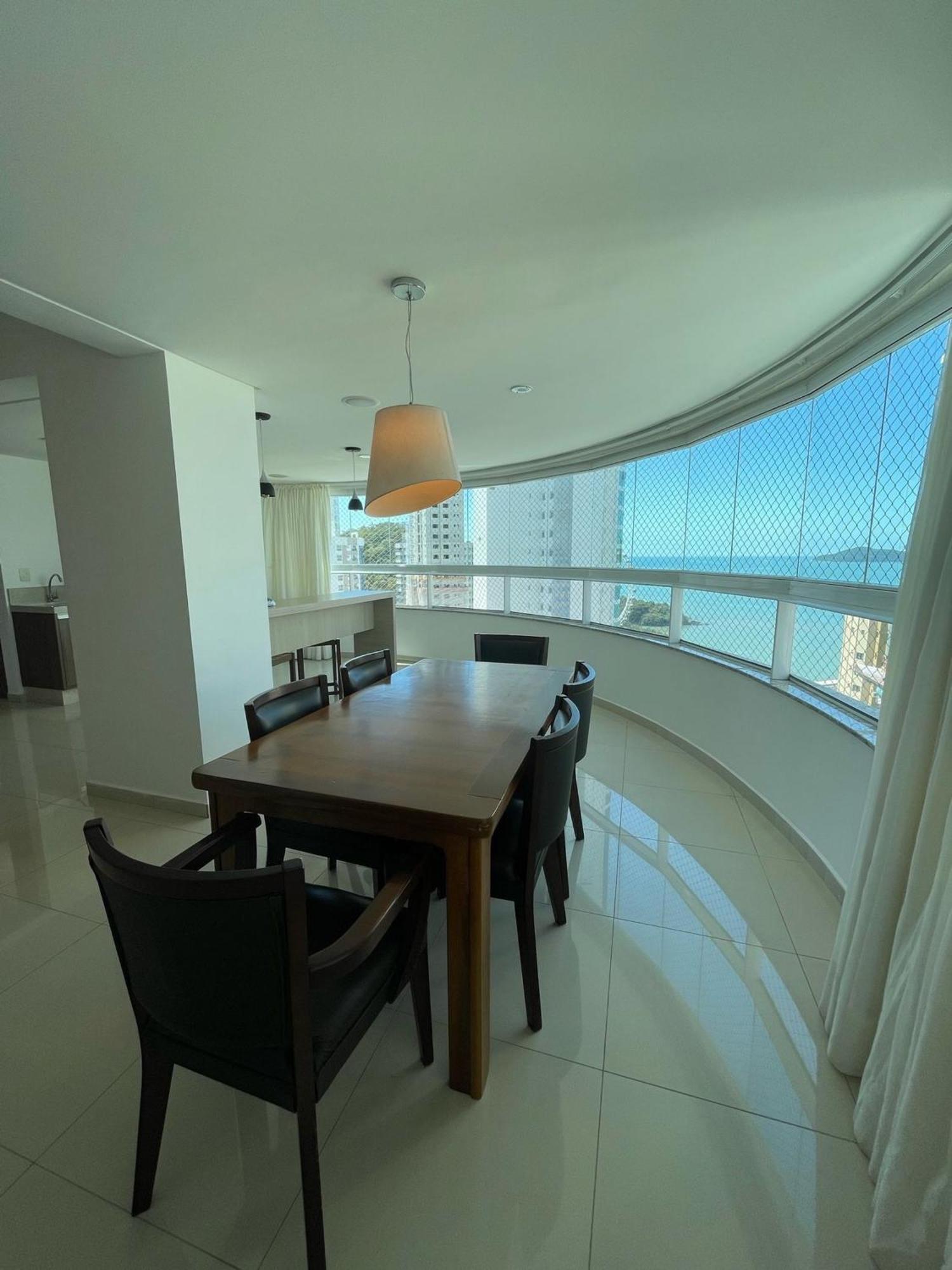 Linda Vista, Um Por Andar, 3 Suites, 2 Garagens * Balneario Camboriu