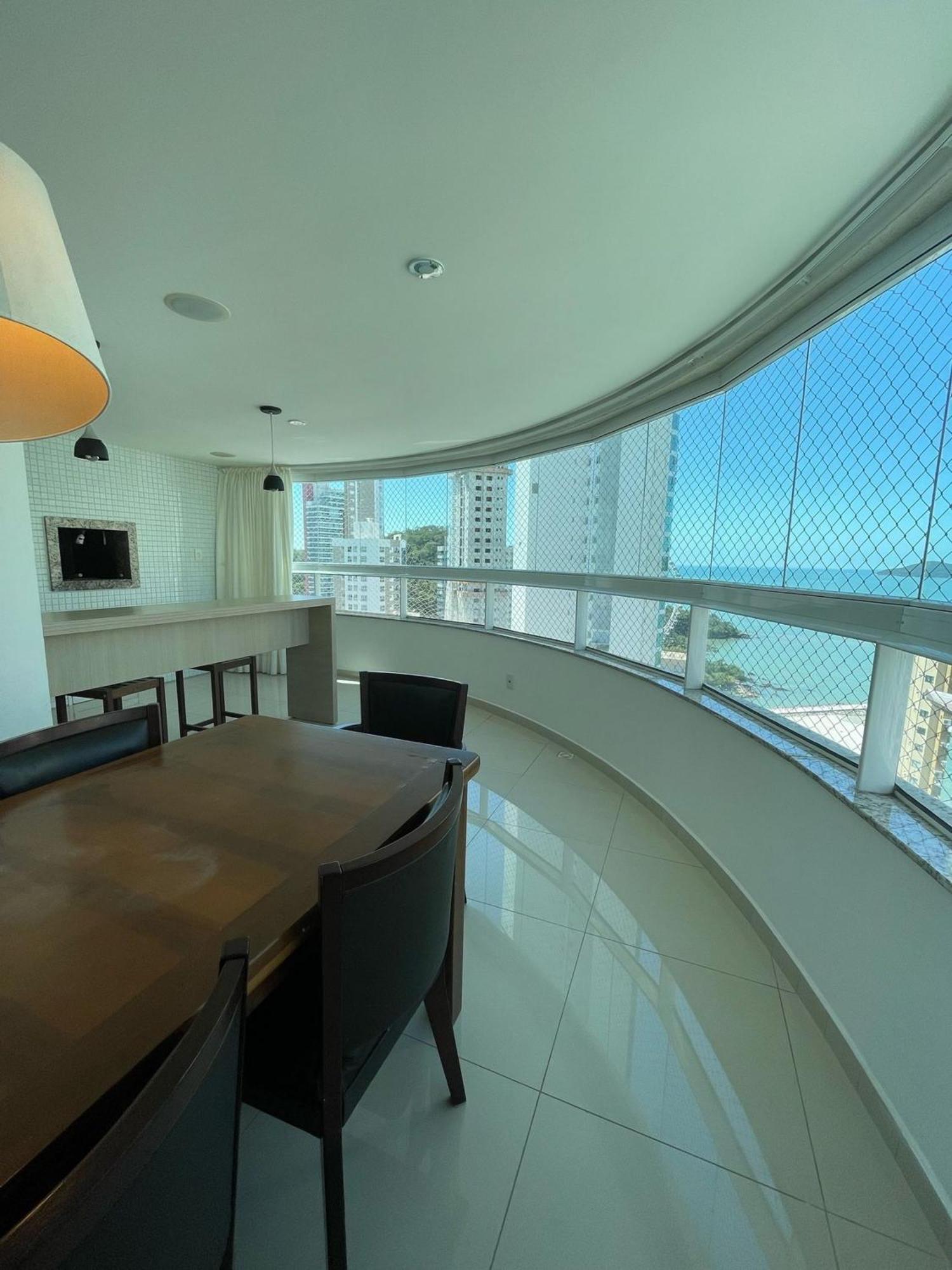 Linda Vista, Um Por Andar, 3 Suites, 2 Garagens