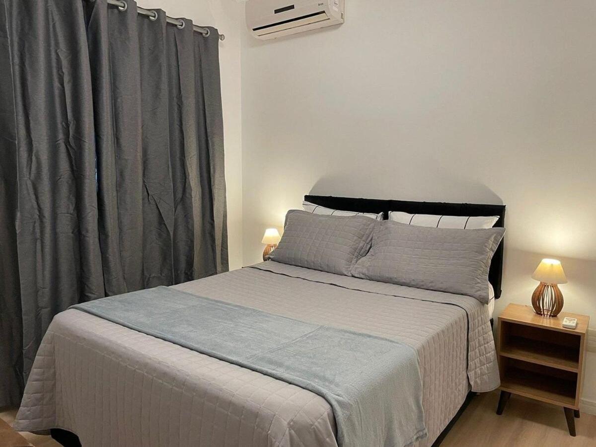 Linda Vista, Um Por Andar, 3 Suites, 2 Garagens Apartamento